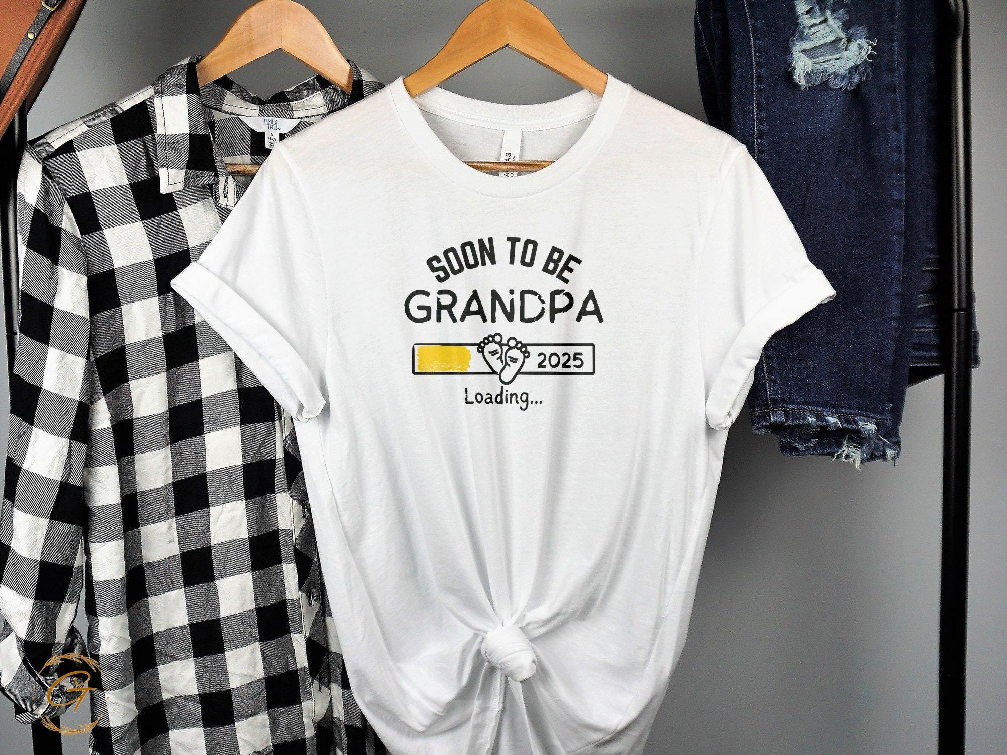 Soon to Be Grandpa 2025 Loading T-Shirt New Grandpa Gift Tee