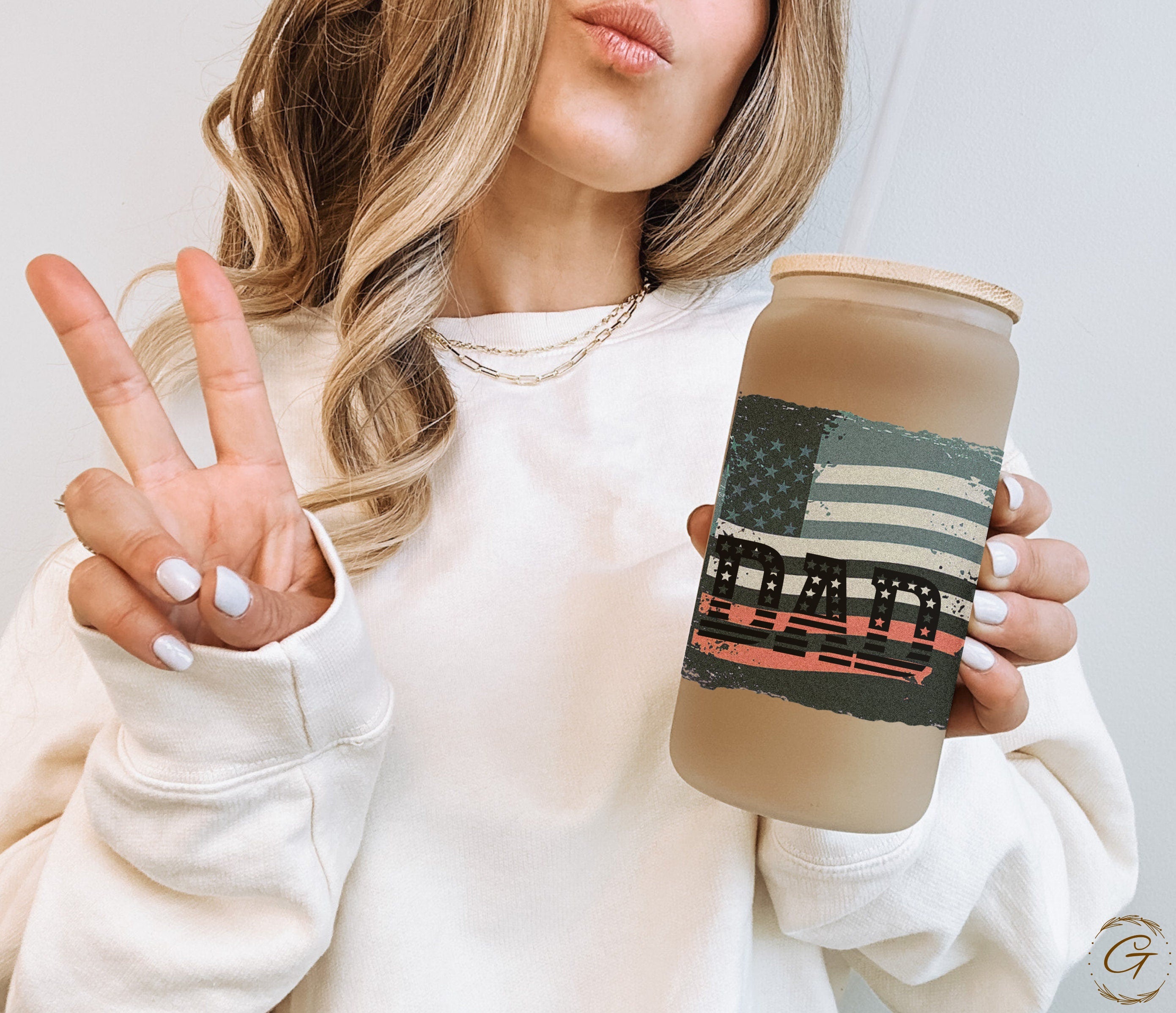 Patriotic Dad Frosted Glass Cup, USA Flag Super Daddy 16oz, Father’s Day Gift Idea, Perfect 16oz Super Daddy USA Flag Cups, Gifts for Daddy
