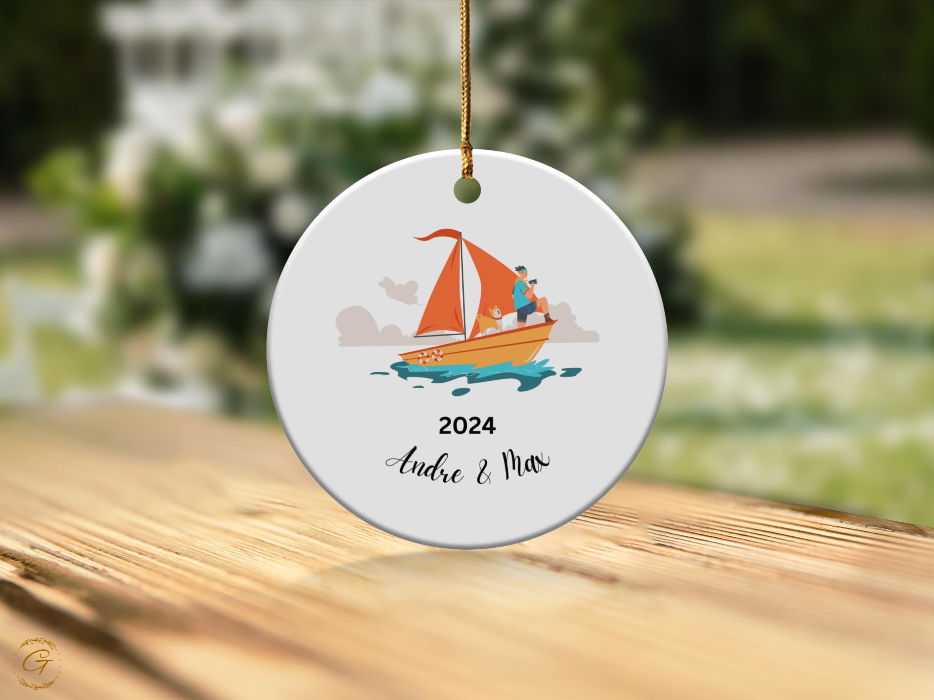 Personalized Sailing Boat Ornament 2024, Couple and Dog, Customizable Christmas Tree Decorations, Unique Gift for Sailors, Holiday Keepsakes