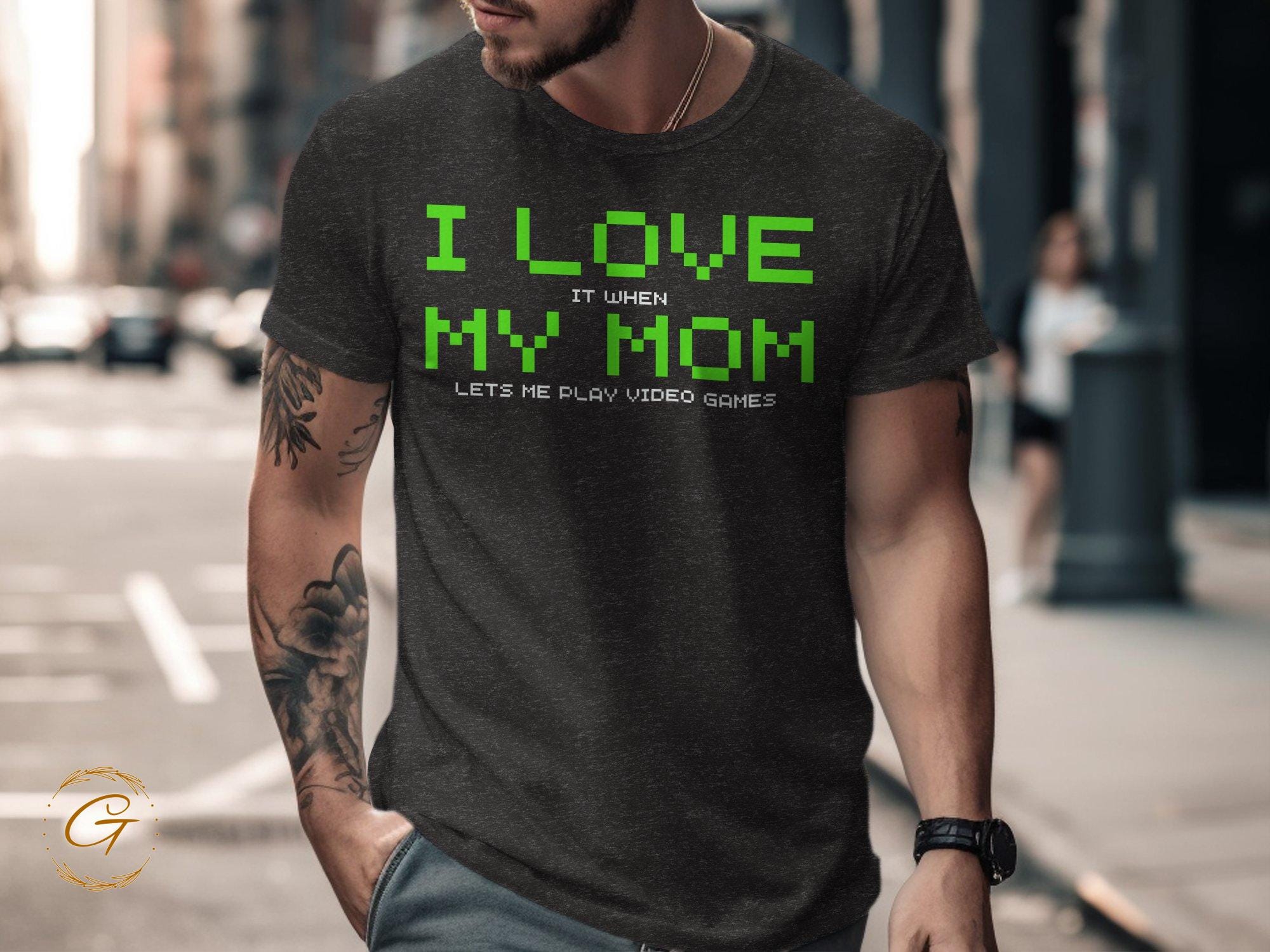 Valentine Gamer T-Shirt "I Love My Mom Lets Me Play Video Games"