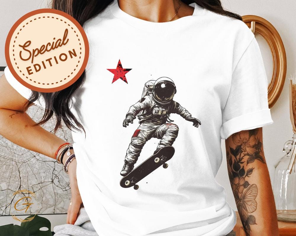 Astronaut Tee Skateboard Design T-Shirt